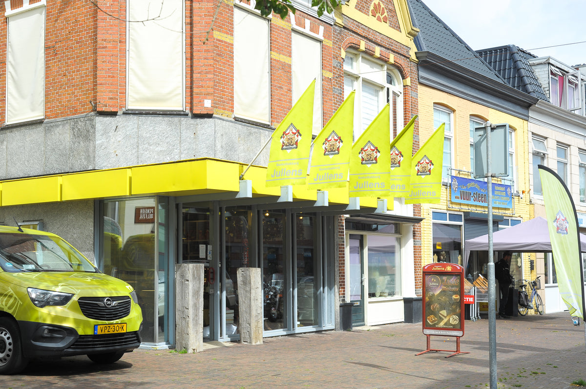 Banketbakkerij Jullens aan de Oude Schans in Delfzijl